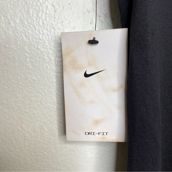 Nike Women’s Medium Large Phil Knight Legacy T-shirt Tee Shirt New With Tags - Picture 4 of 12